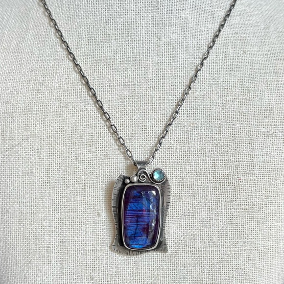 Purple and Blue Labradorite Pendant with Blue Topaz Accent - Picture 2 of 10